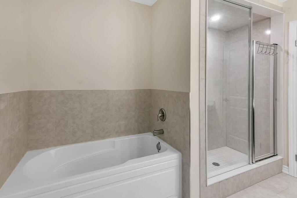 Treasure In Brant - 4 Bedroom Detached House Париж Екстериор снимка